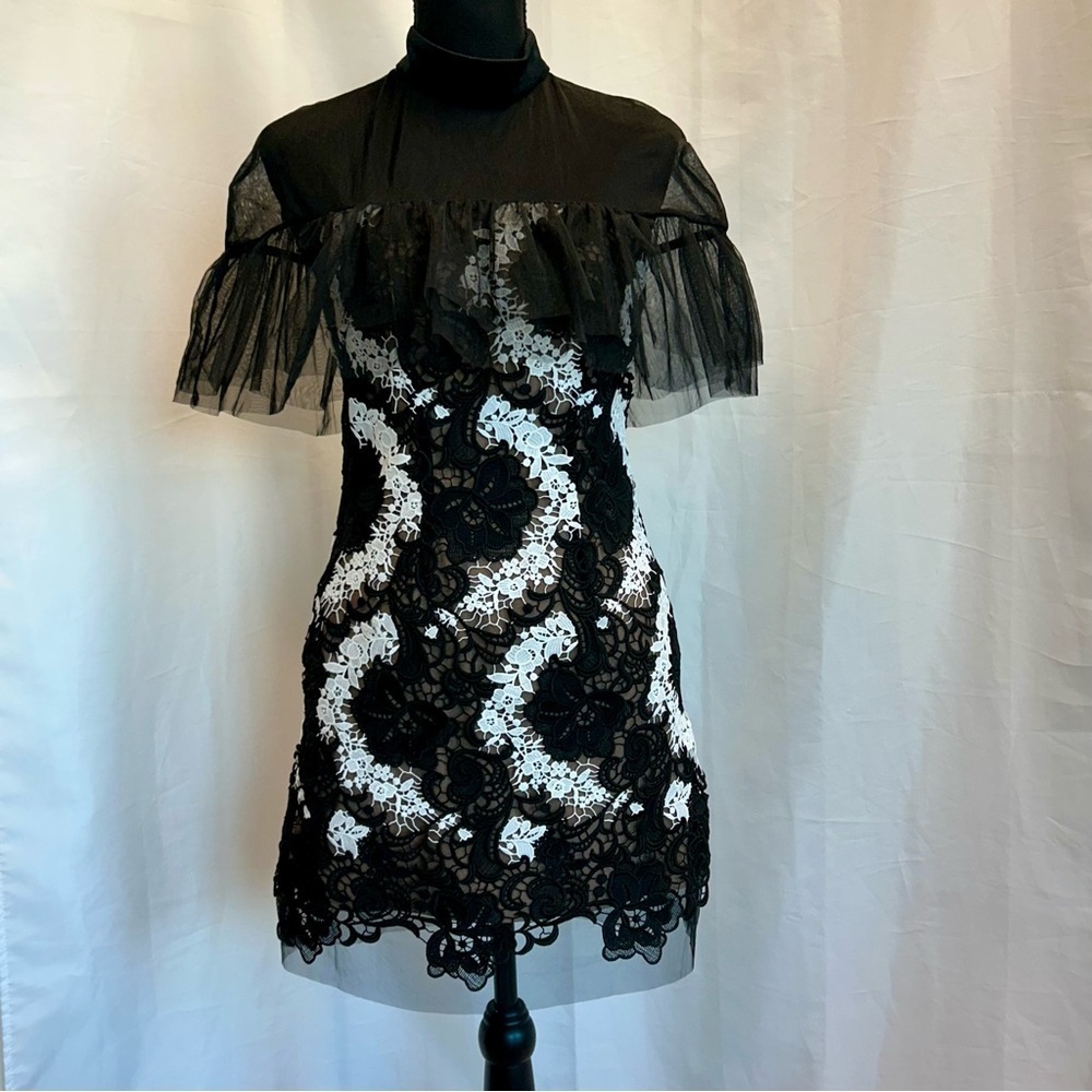 Self-portrait black white floral vine mini dress mesh tulle short sleeve crochet